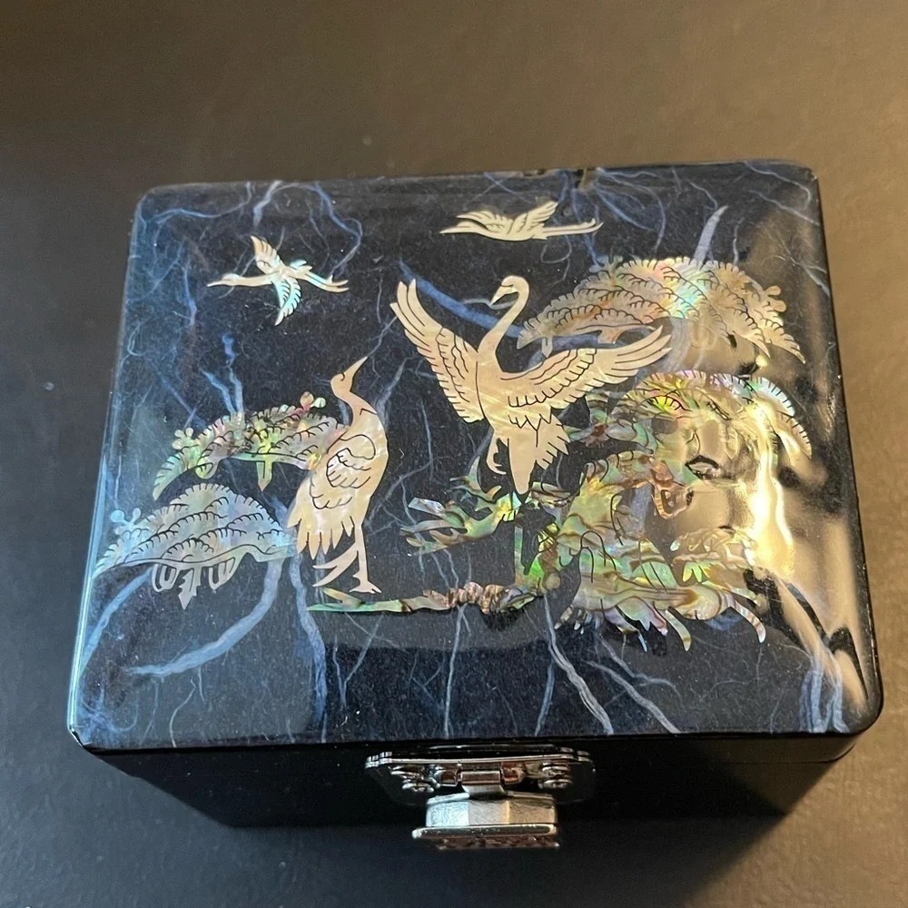 Bird detail hand made mini jewelry box
